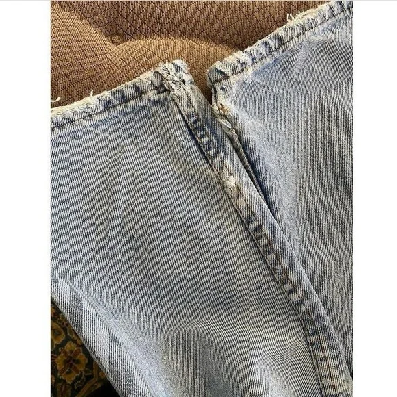Vintage LEVI’S 550 Student Orange Tab Size 25 Petite Light Wash Patch Distress